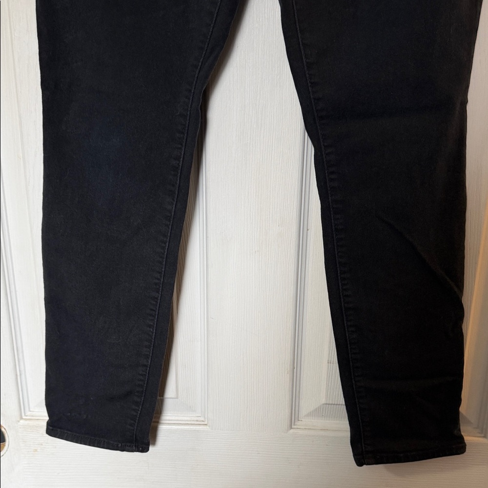 Universal Thread Women's Dark Black Skinny Jeans High Rise - Picture 3 of 7